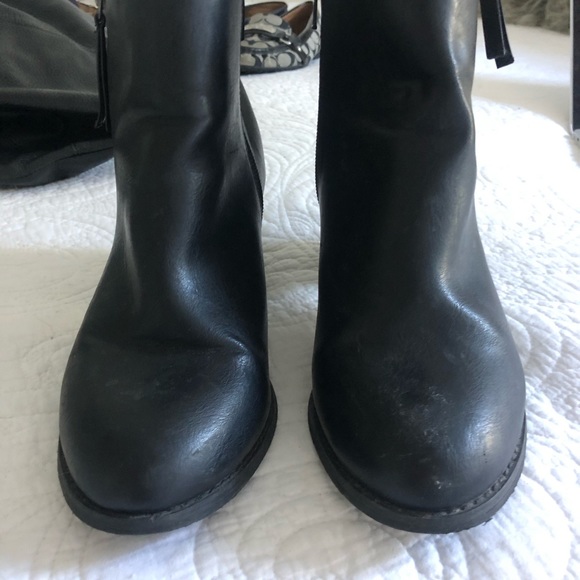 Low block heel ankle boots - Picture 2 of 3